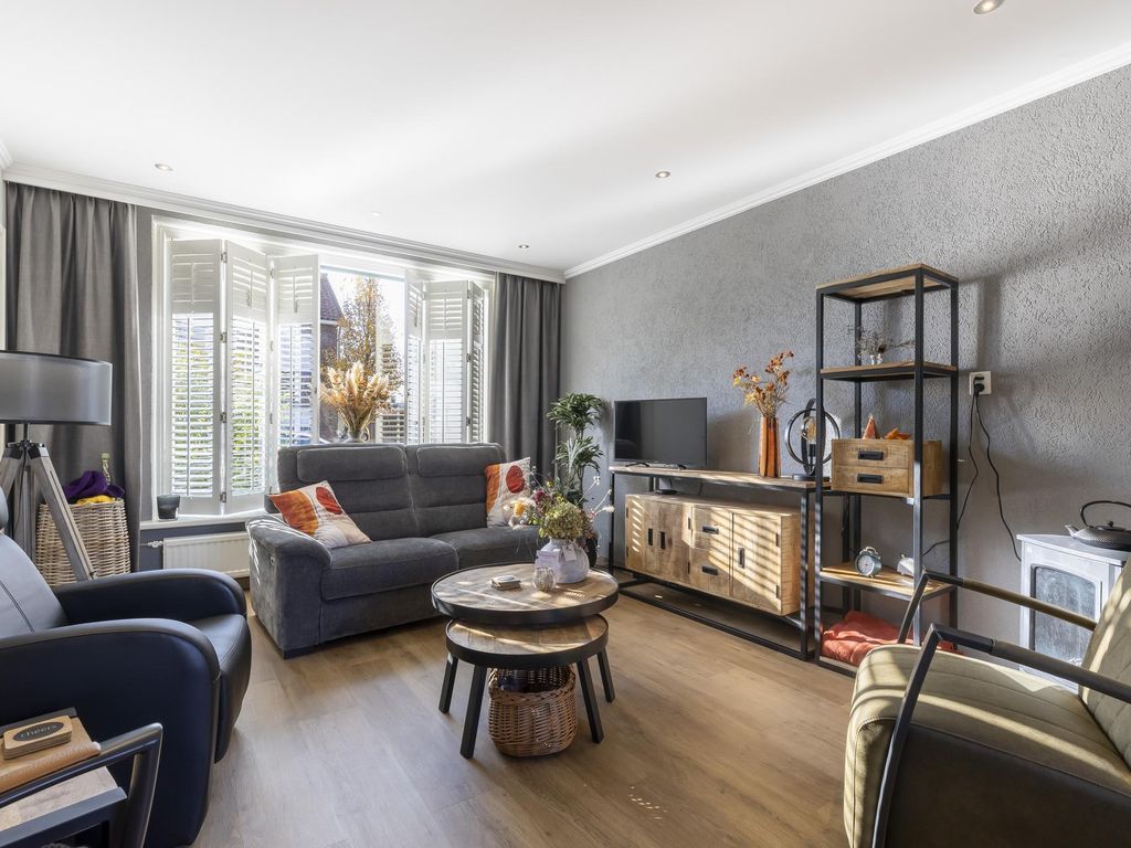 Troelstrastraat 45, HARDINXVELD-GIESSENDAM