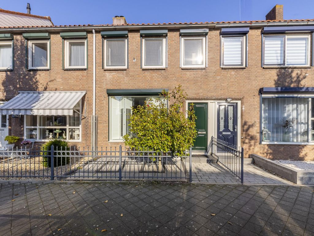 Troelstrastraat 45, HARDINXVELD-GIESSENDAM