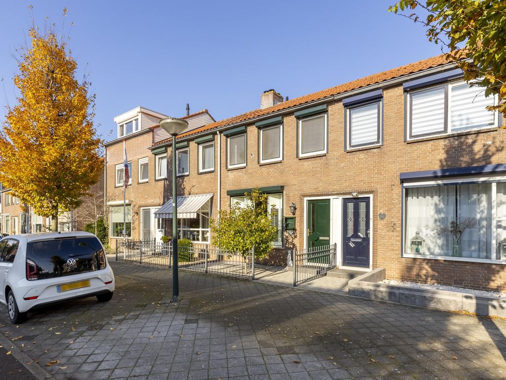 Troelstrastraat 45, HARDINXVELD-GIESSENDAM