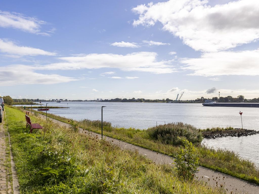 Rivierdijk 205, HARDINXVELD-GIESSENDAM