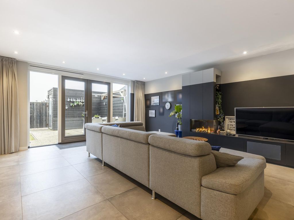 Groninger Kroon 53, HARDINXVELD-GIESSENDAM