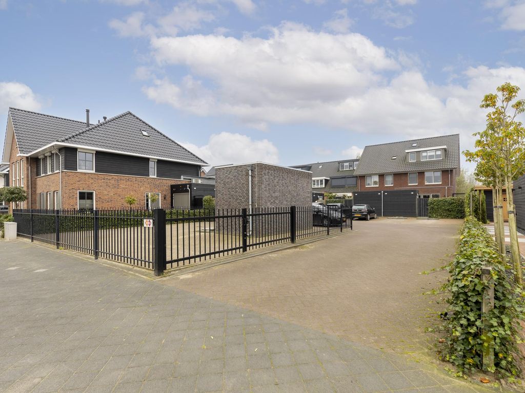 Groninger Kroon 53, HARDINXVELD-GIESSENDAM