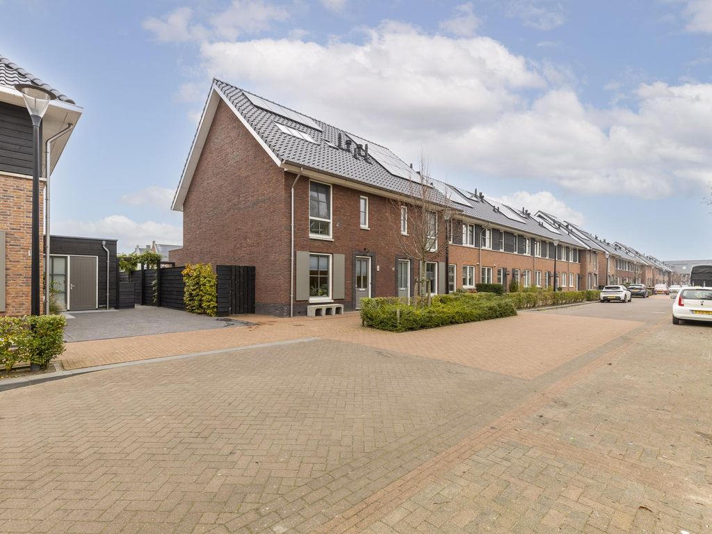 Groninger Kroon 53, HARDINXVELD-GIESSENDAM