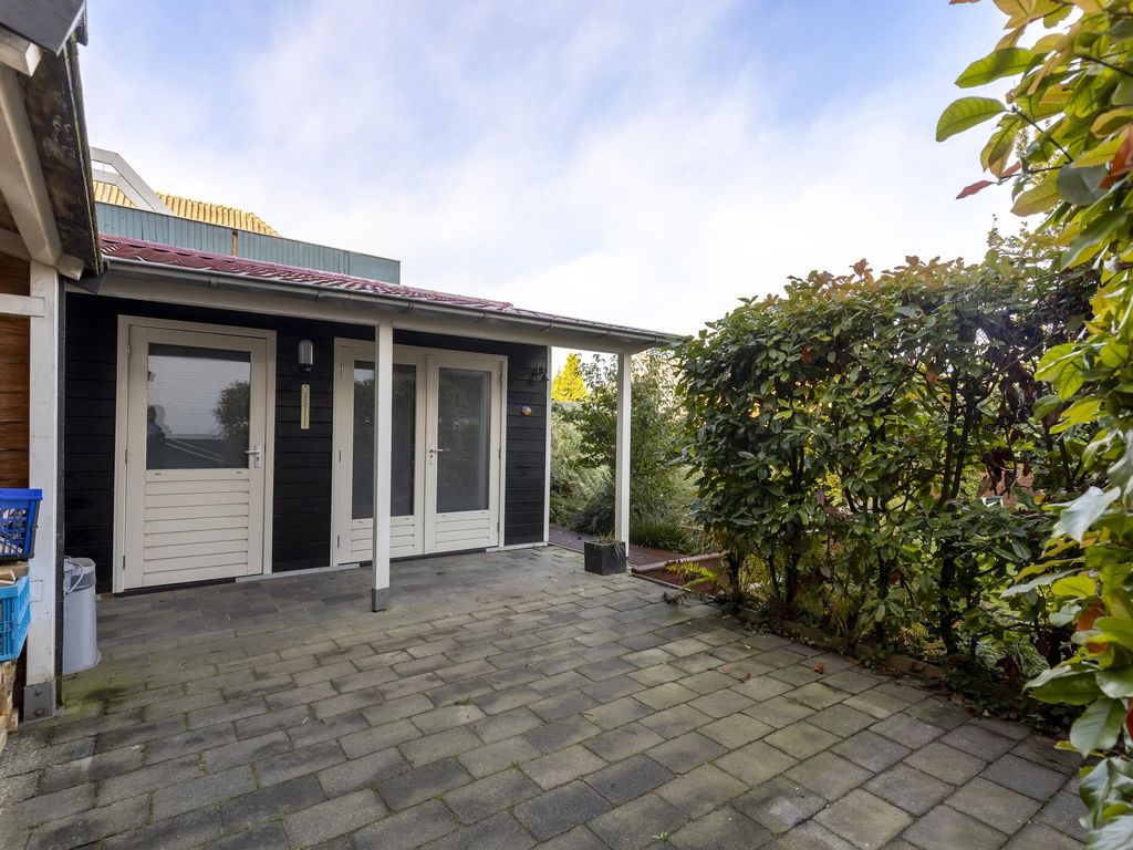 Rivierdijk 716, HARDINXVELD-GIESSENDAM