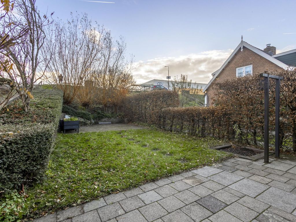 Rivierdijk 537, HARDINXVELD-GIESSENDAM