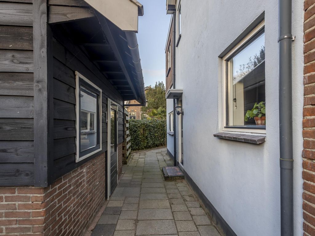 Rivierdijk 537, HARDINXVELD-GIESSENDAM