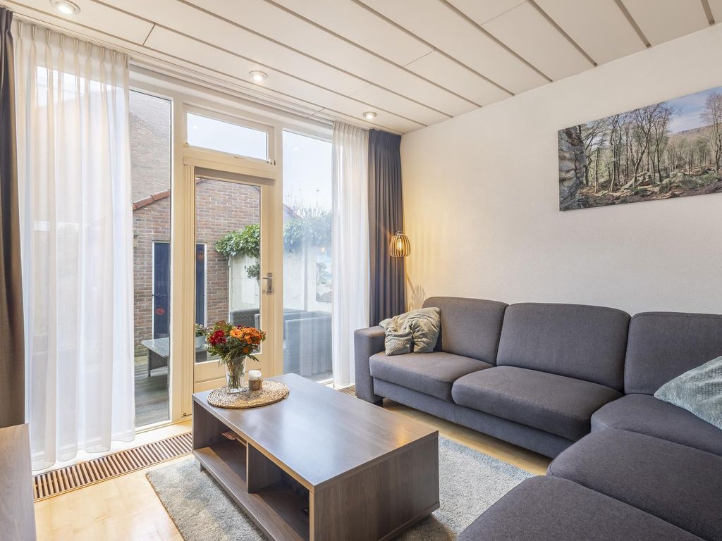 Troelstrastraat 52, HARDINXVELD-GIESSENDAM