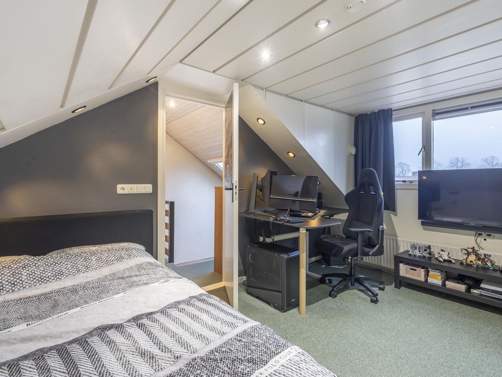 Troelstrastraat 52, HARDINXVELD-GIESSENDAM