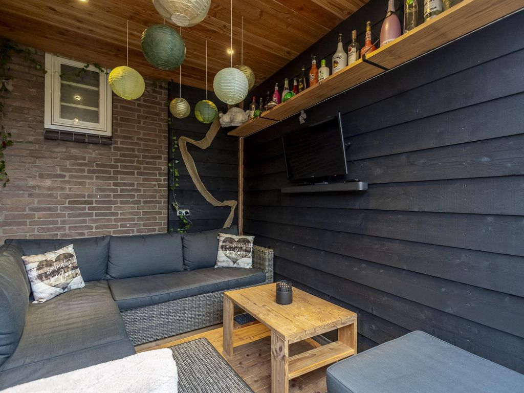 Troelstrastraat 52, HARDINXVELD-GIESSENDAM