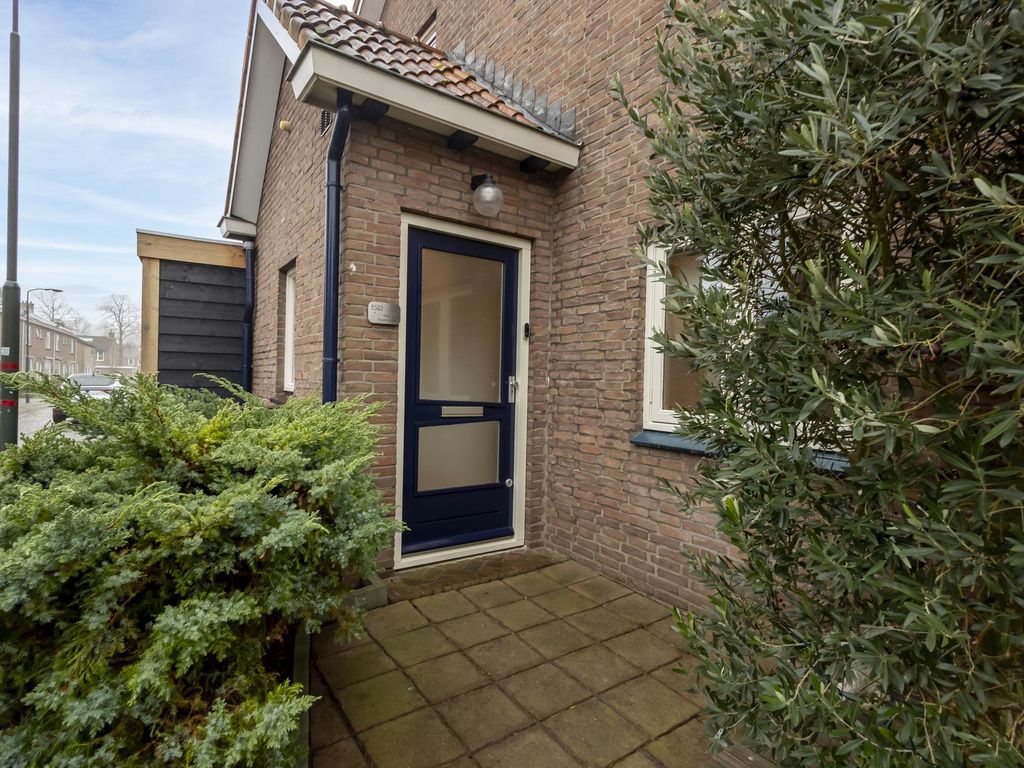 Troelstrastraat 52, HARDINXVELD-GIESSENDAM