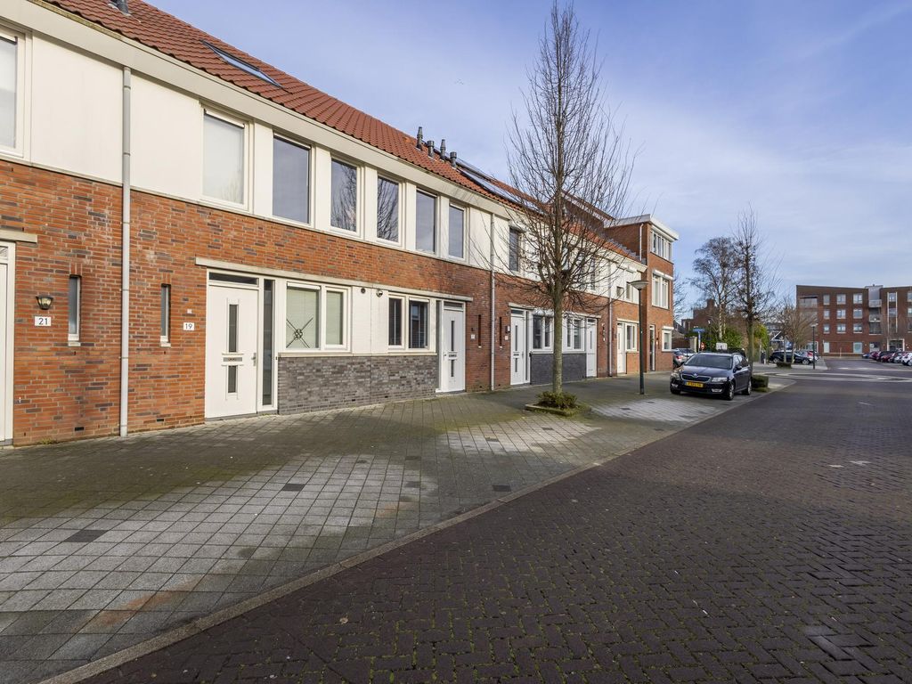 Troelstrastraat 19, HARDINXVELD-GIESSENDAM