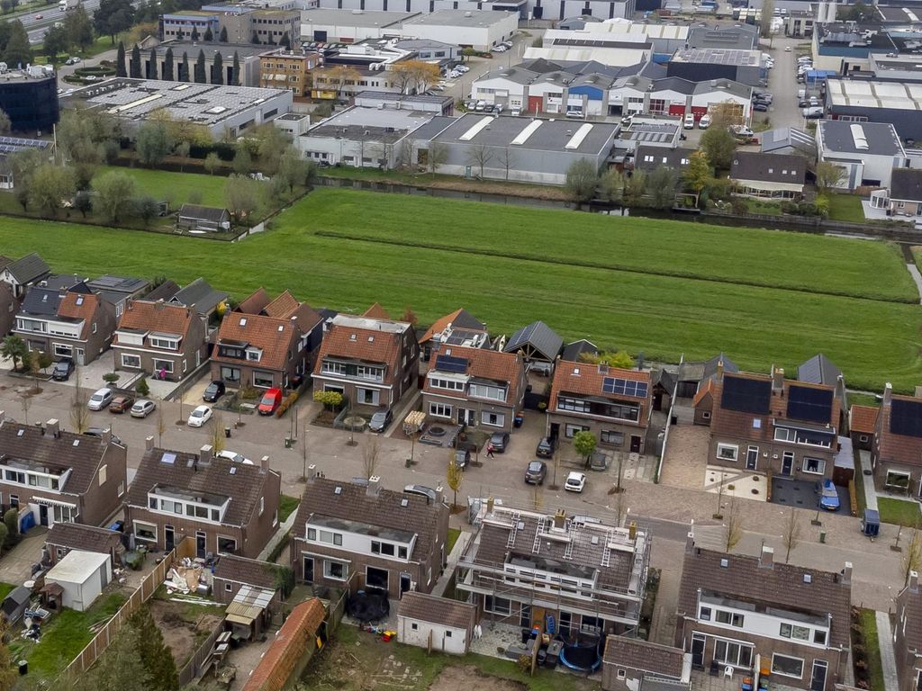 Sluisweg 106, HARDINXVELD-GIESSENDAM