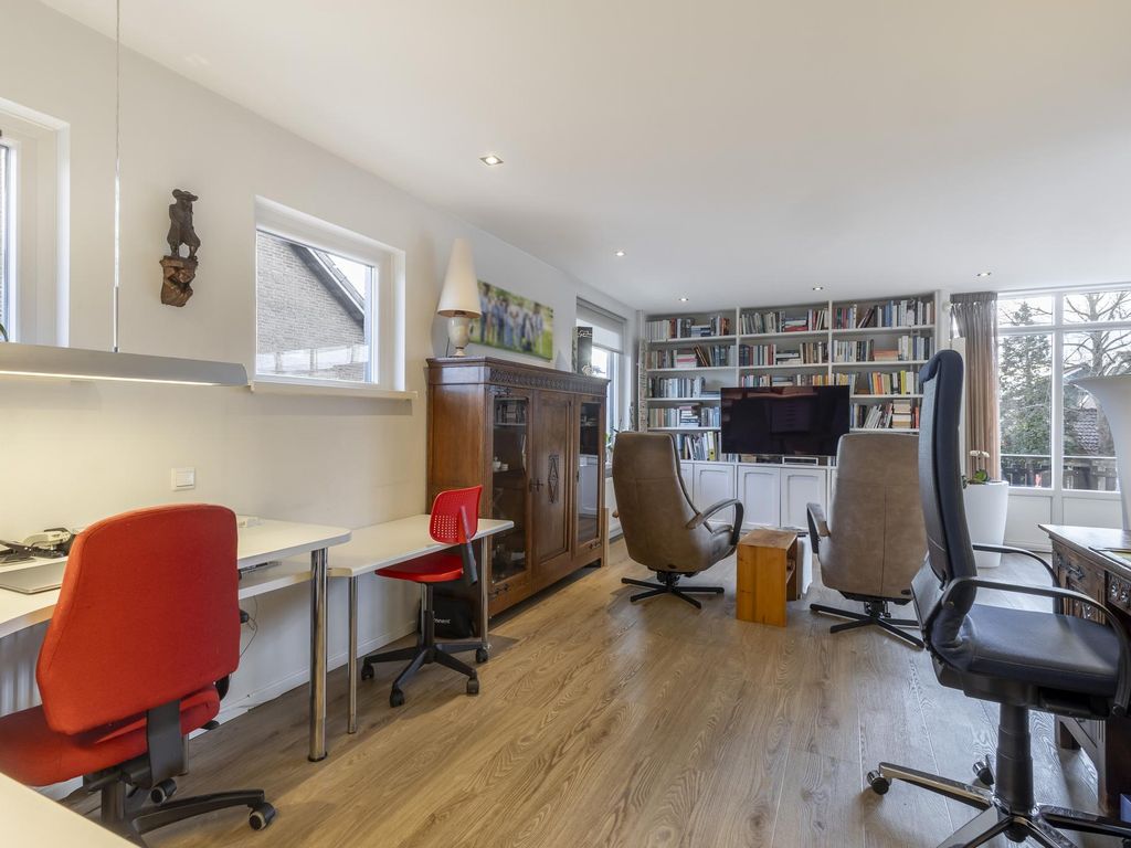 Stationsstraat 12, HARDINXVELD-GIESSENDAM