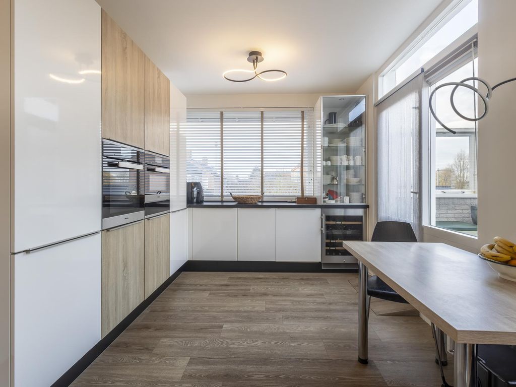 Stationsstraat 12, HARDINXVELD-GIESSENDAM
