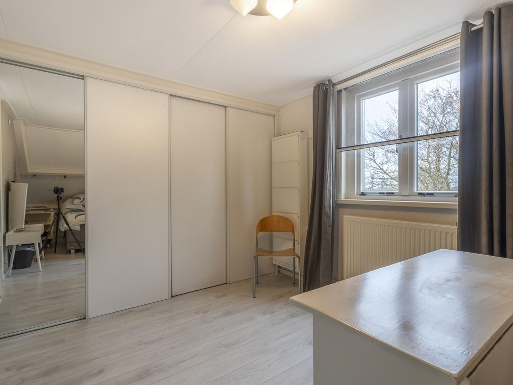 Stationsstraat 12, HARDINXVELD-GIESSENDAM