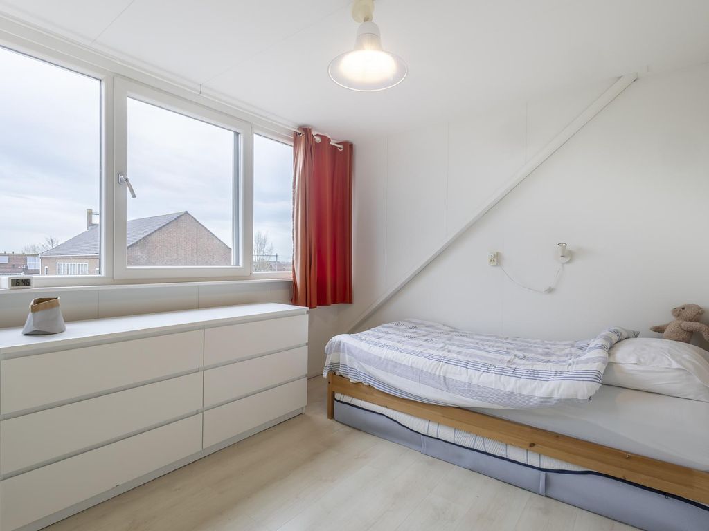 Stationsstraat 12, HARDINXVELD-GIESSENDAM