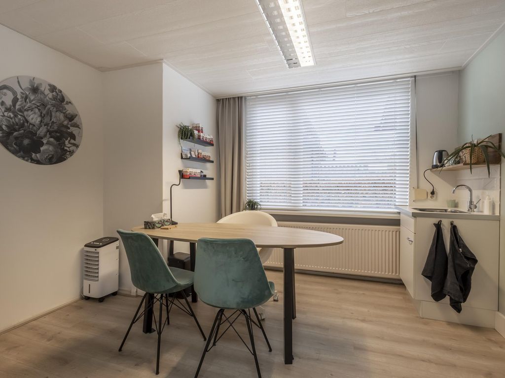 Stationsstraat 12, HARDINXVELD-GIESSENDAM