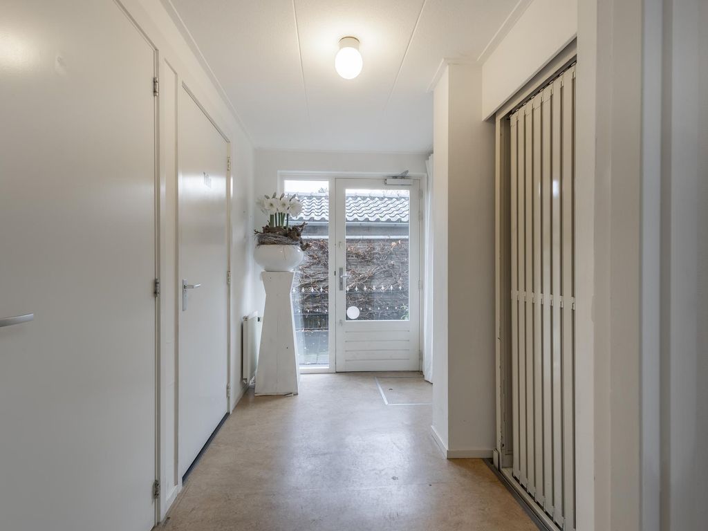Stationsstraat 12, HARDINXVELD-GIESSENDAM