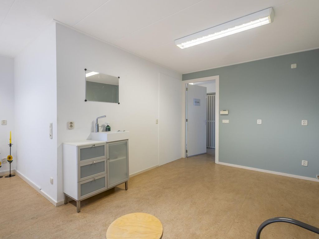 Stationsstraat 12, HARDINXVELD-GIESSENDAM