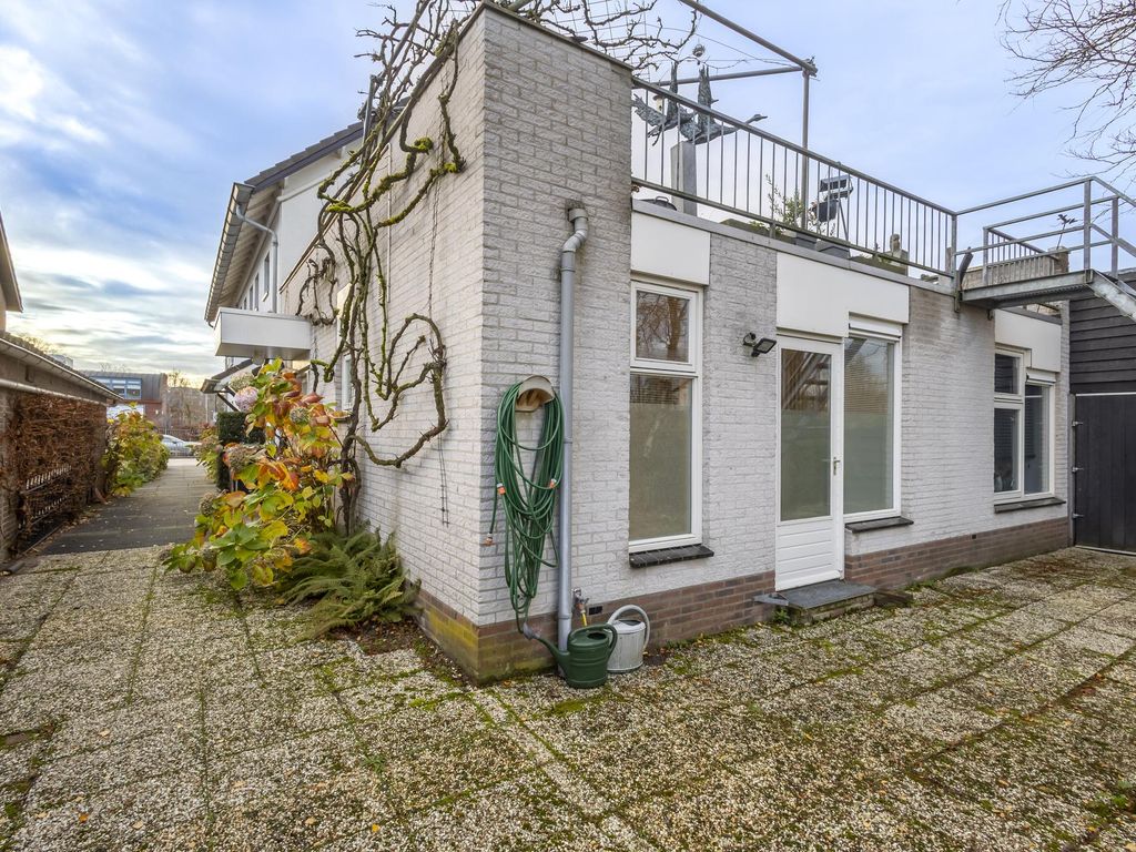 Stationsstraat 12, HARDINXVELD-GIESSENDAM