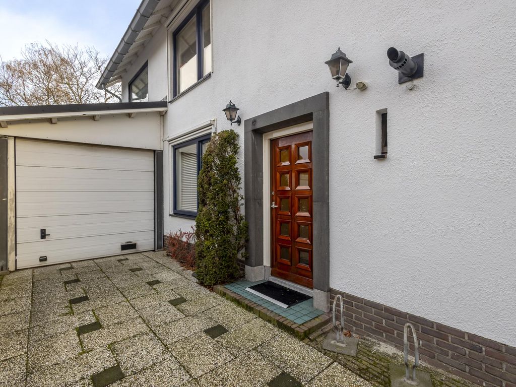 Stationsstraat 12, HARDINXVELD-GIESSENDAM