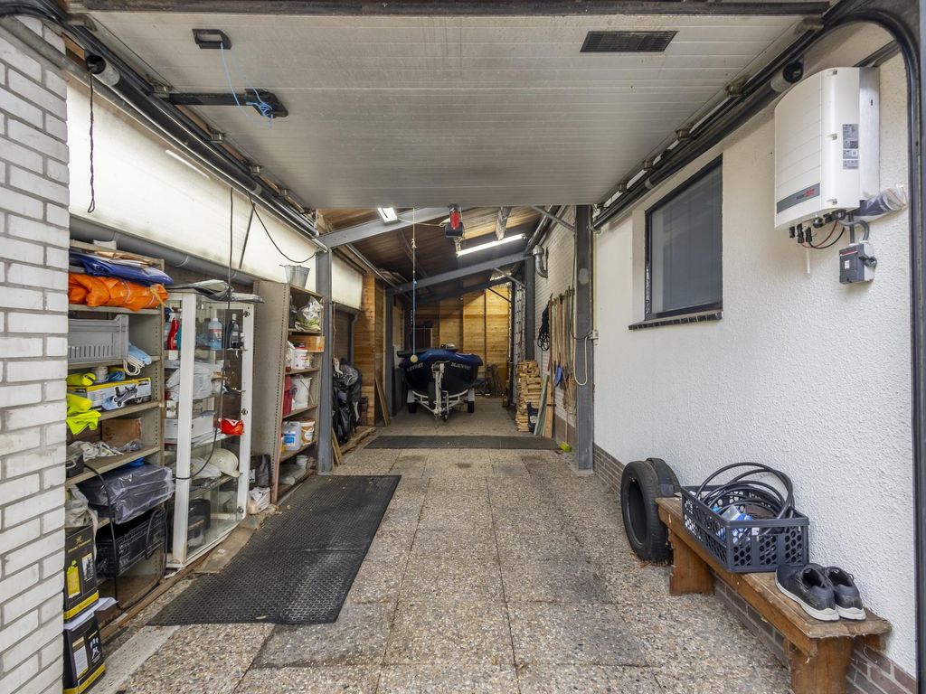 Stationsstraat 12, HARDINXVELD-GIESSENDAM