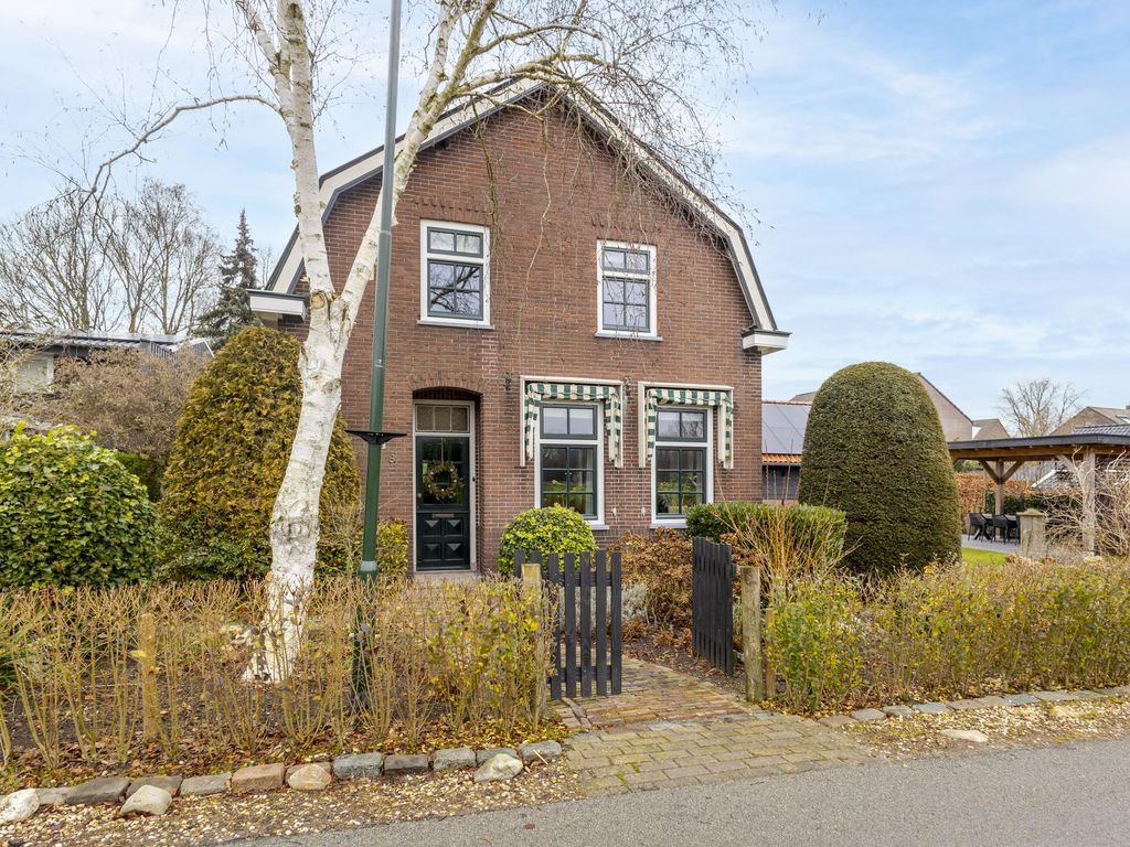 Langeweg 8, SCHELLUINEN