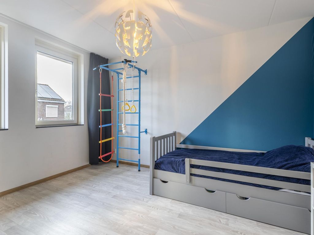 Hofweerstraat 38, HARDINXVELD-GIESSENDAM