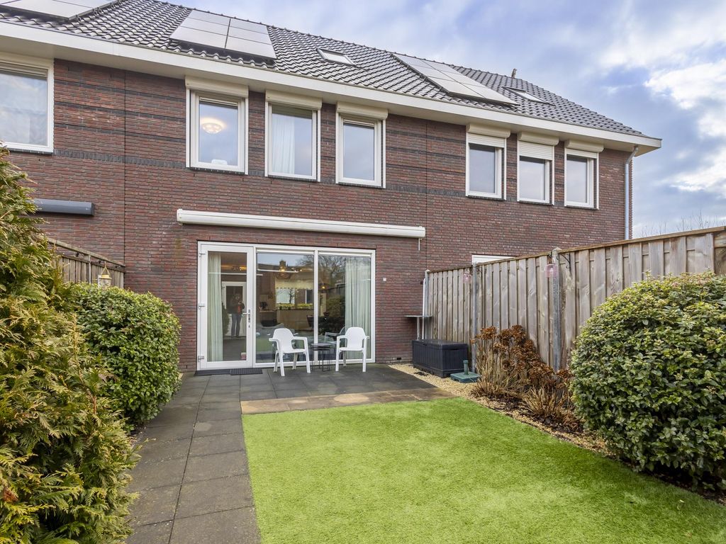 Hofweerstraat 38, HARDINXVELD-GIESSENDAM