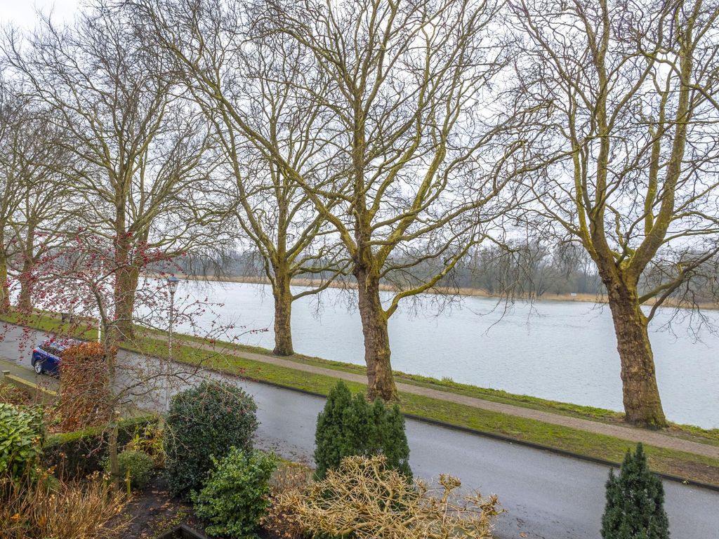 Adriaan Volkersingel 9, SLIEDRECHT