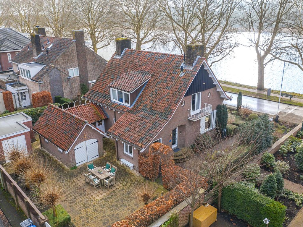 Adriaan Volkersingel 9, SLIEDRECHT