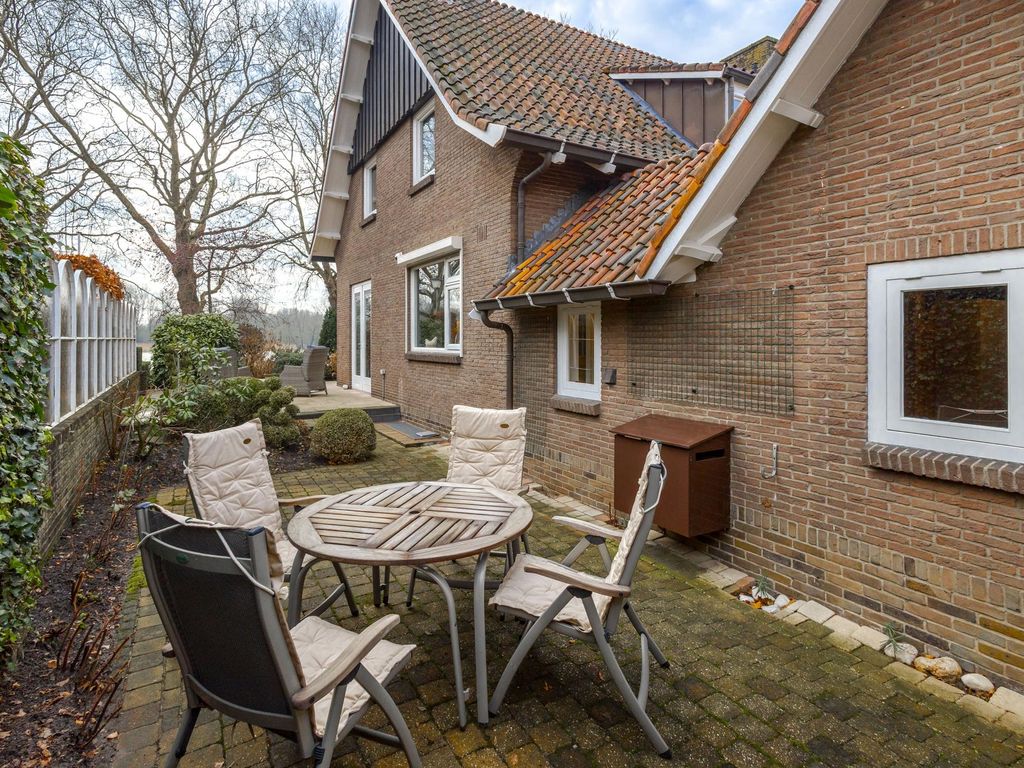 Adriaan Volkersingel 9, SLIEDRECHT