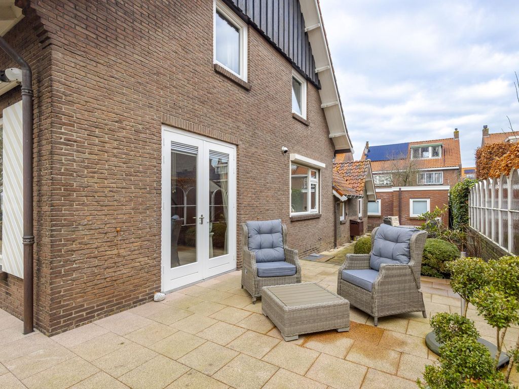 Adriaan Volkersingel 9, SLIEDRECHT