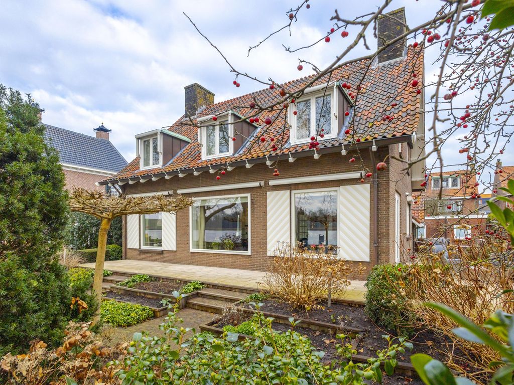 Adriaan Volkersingel 9, SLIEDRECHT
