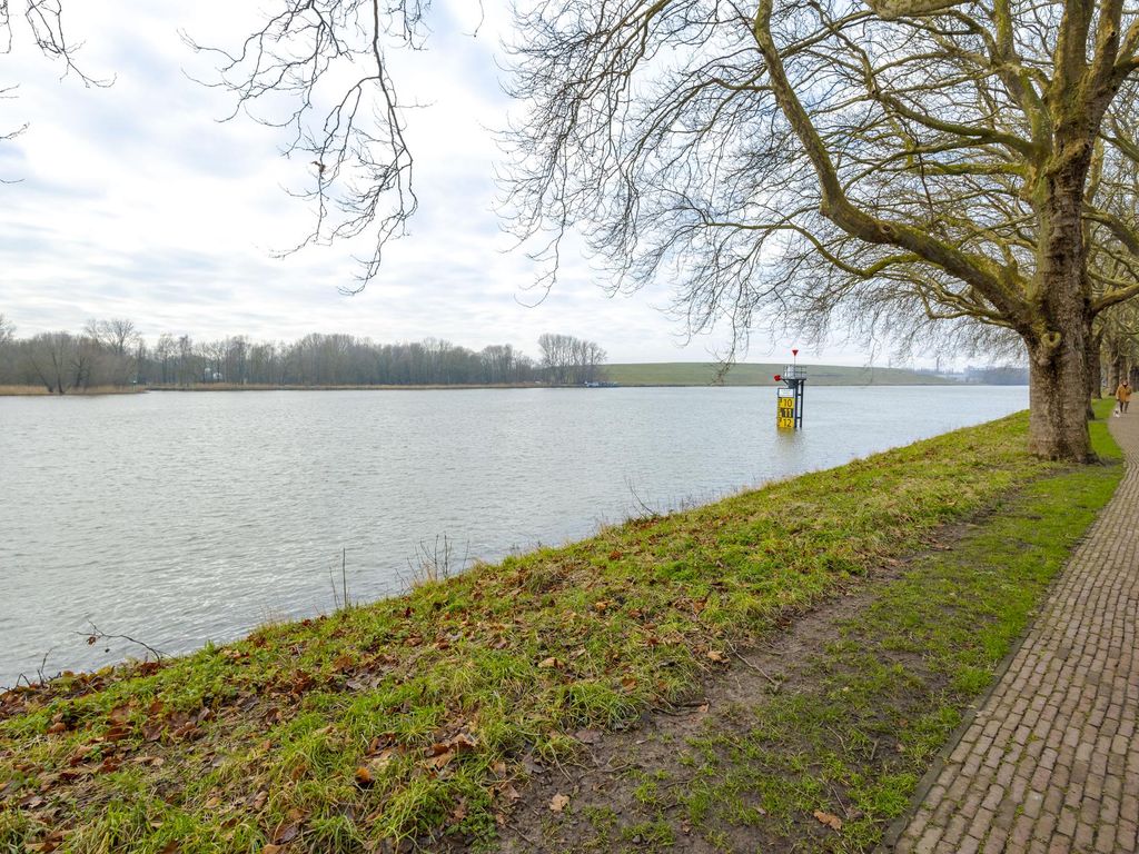 Adriaan Volkersingel 9, SLIEDRECHT