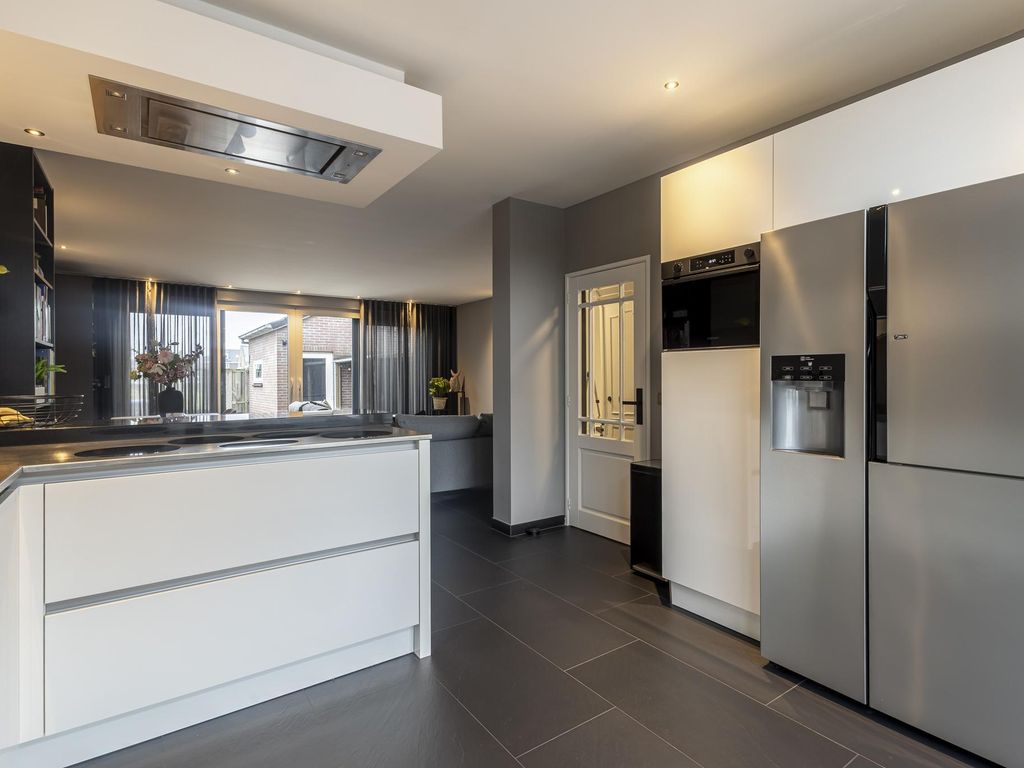Ferdinand Bolstraat 9, HARDINXVELD-GIESSENDAM