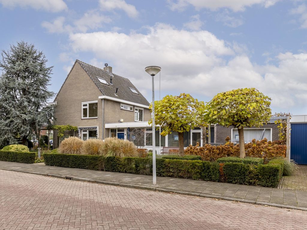 Constantijn Huygenslaan 6, PAPENDRECHT