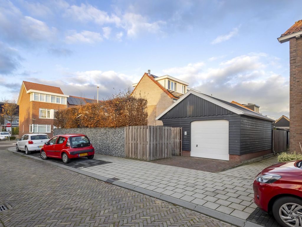Troelstrastraat 36, HARDINXVELD-GIESSENDAM