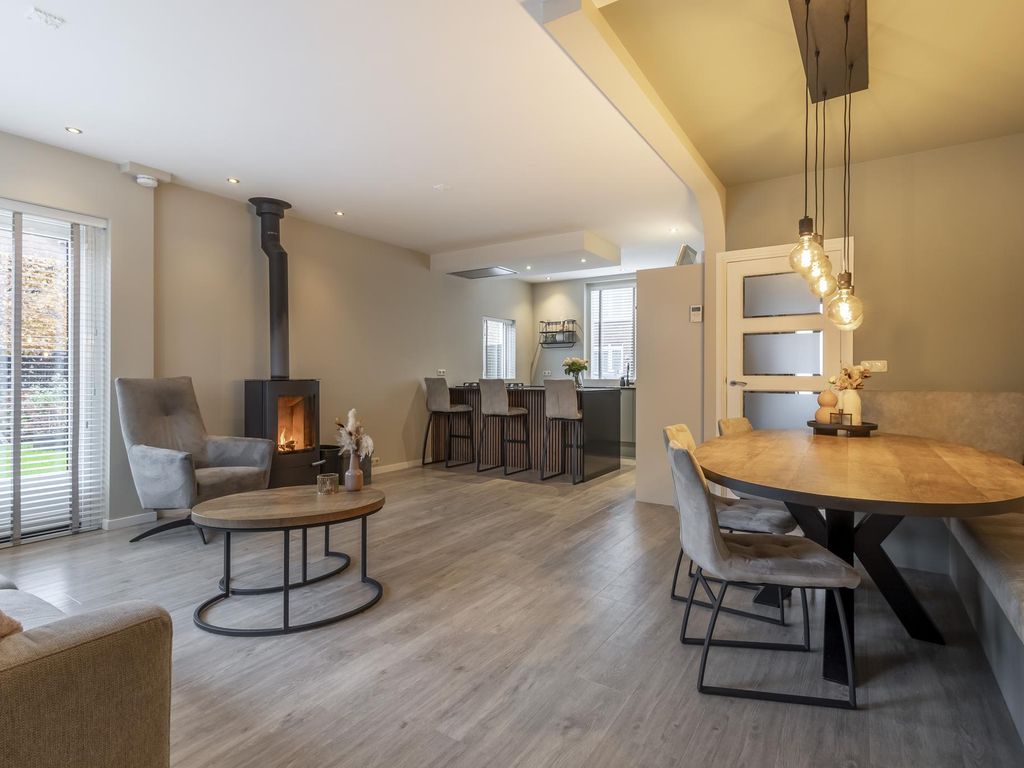 Troelstrastraat 36, HARDINXVELD-GIESSENDAM