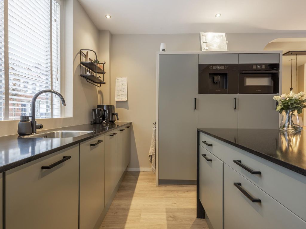 Troelstrastraat 36, HARDINXVELD-GIESSENDAM