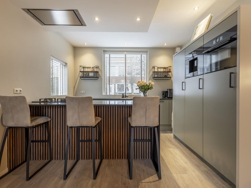 Troelstrastraat 36, HARDINXVELD-GIESSENDAM