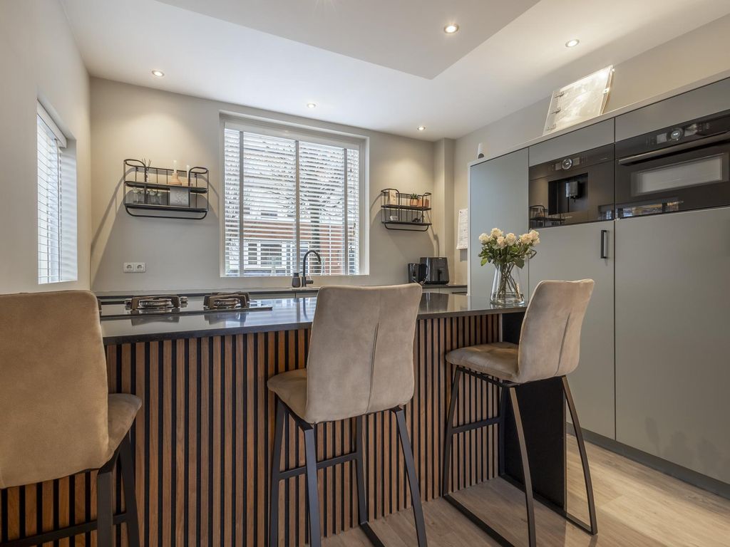 Troelstrastraat 36, HARDINXVELD-GIESSENDAM