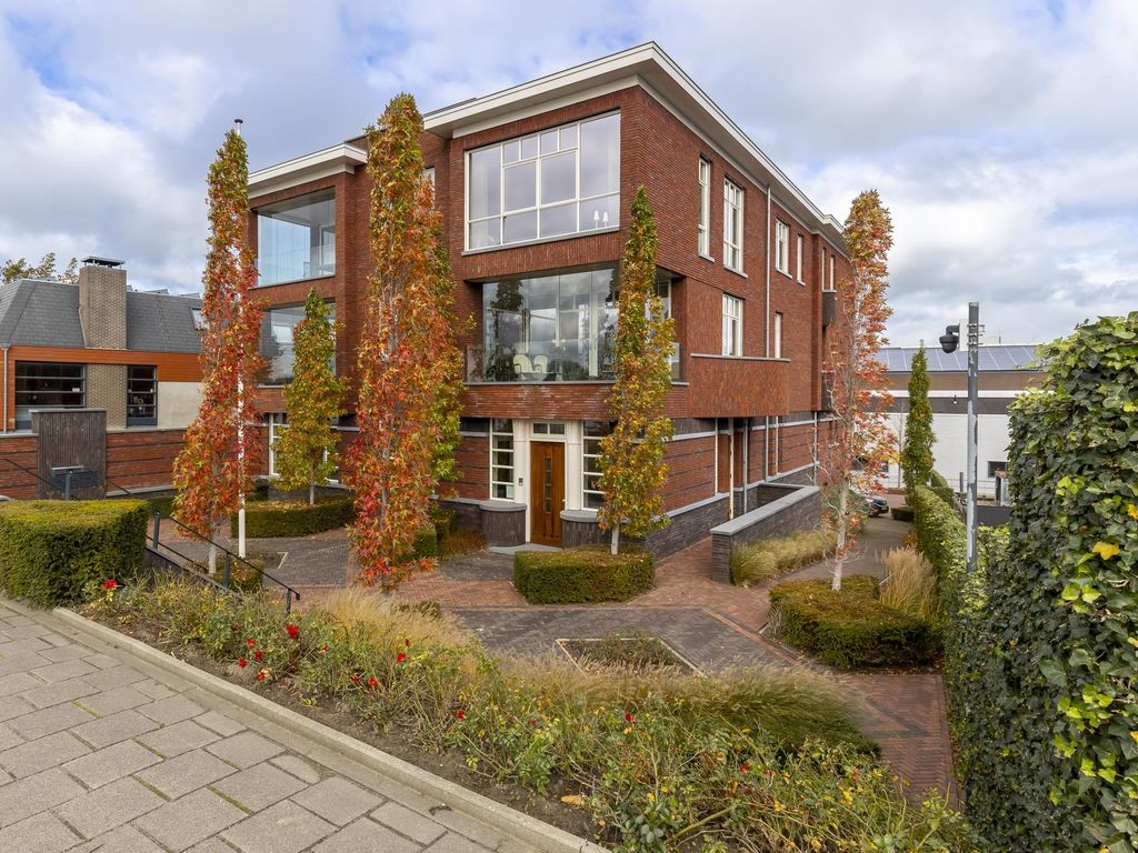Rivierdijk 654A, HARDINXVELD-GIESSENDAM