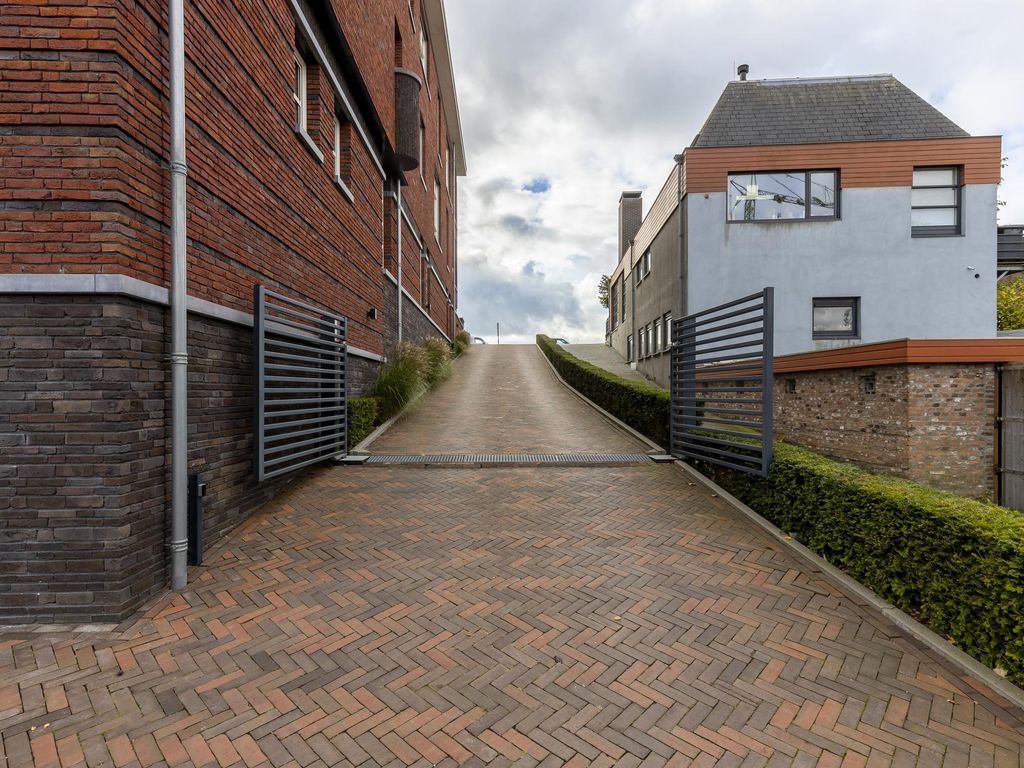 Rivierdijk 654A, HARDINXVELD-GIESSENDAM