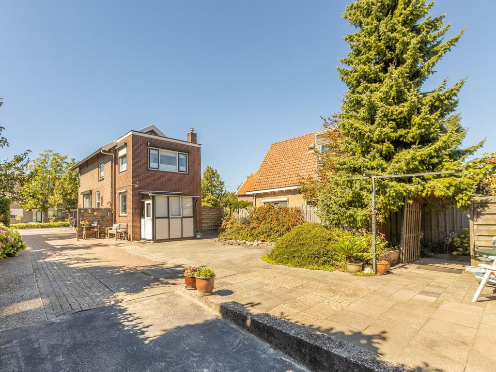 Nieuweweg 75, HARDINXVELD-GIESSENDAM