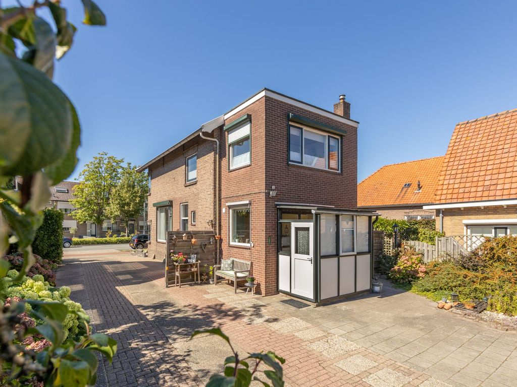 Nieuweweg 75, HARDINXVELD-GIESSENDAM