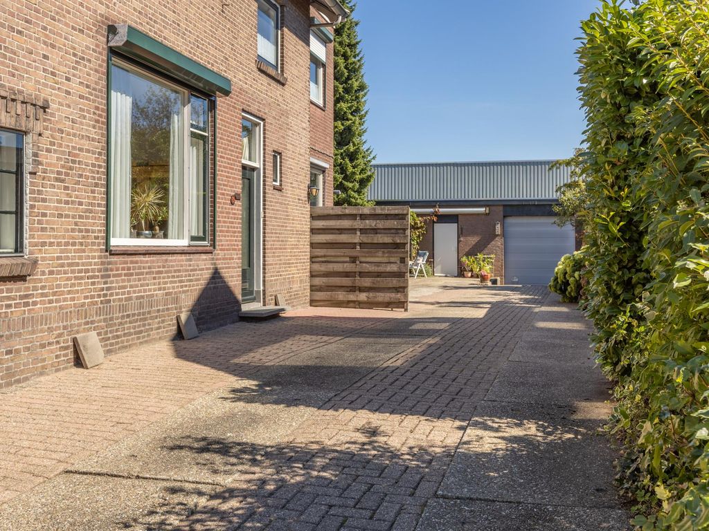 Nieuweweg 75, HARDINXVELD-GIESSENDAM