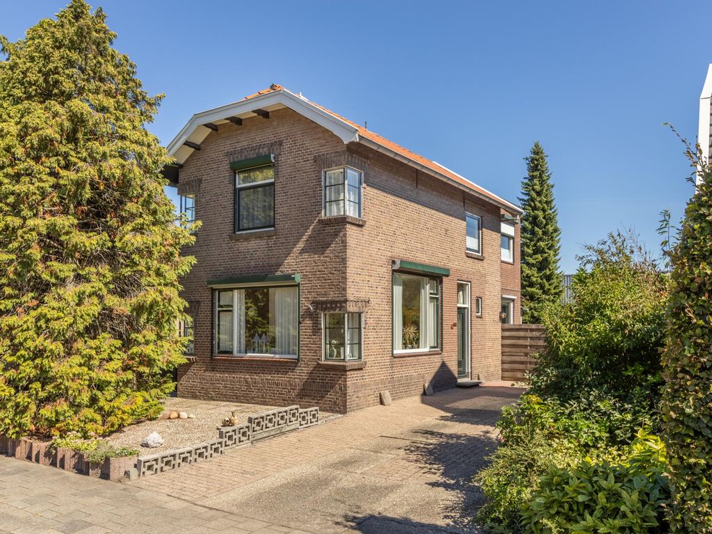 Nieuweweg 75, HARDINXVELD-GIESSENDAM