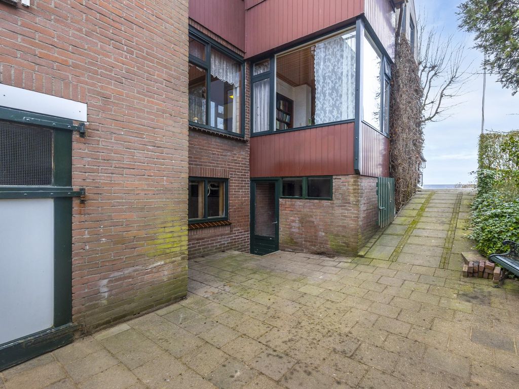 Buitendams 383, HARDINXVELD-GIESSENDAM
