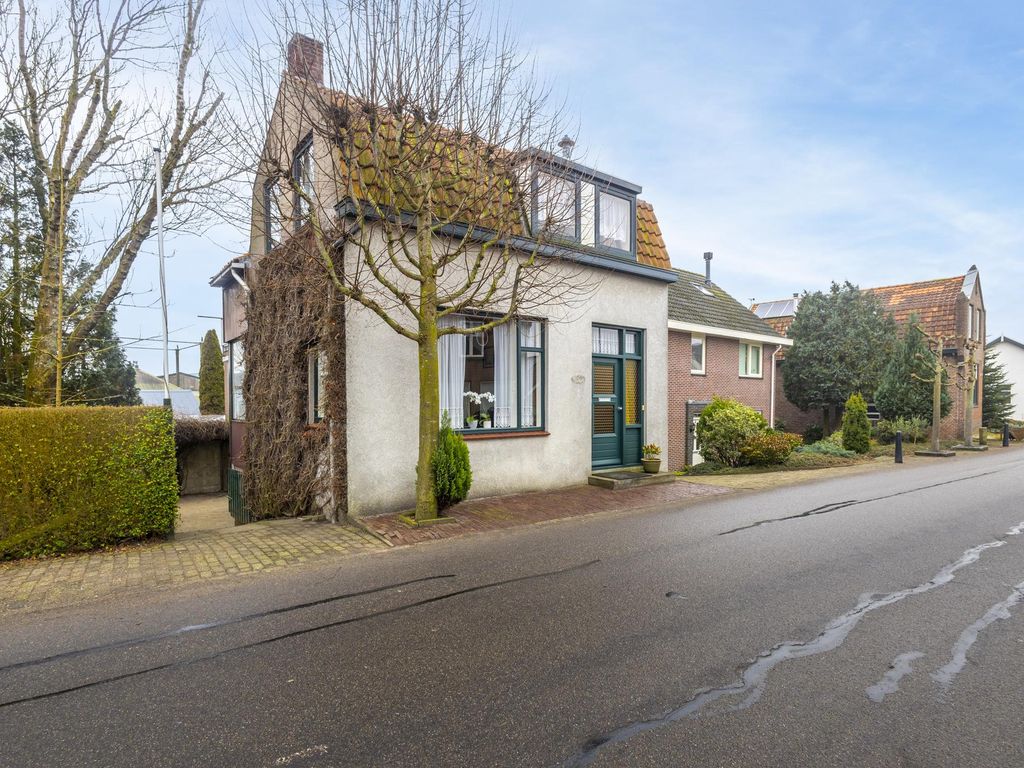 Buitendams 383, HARDINXVELD-GIESSENDAM